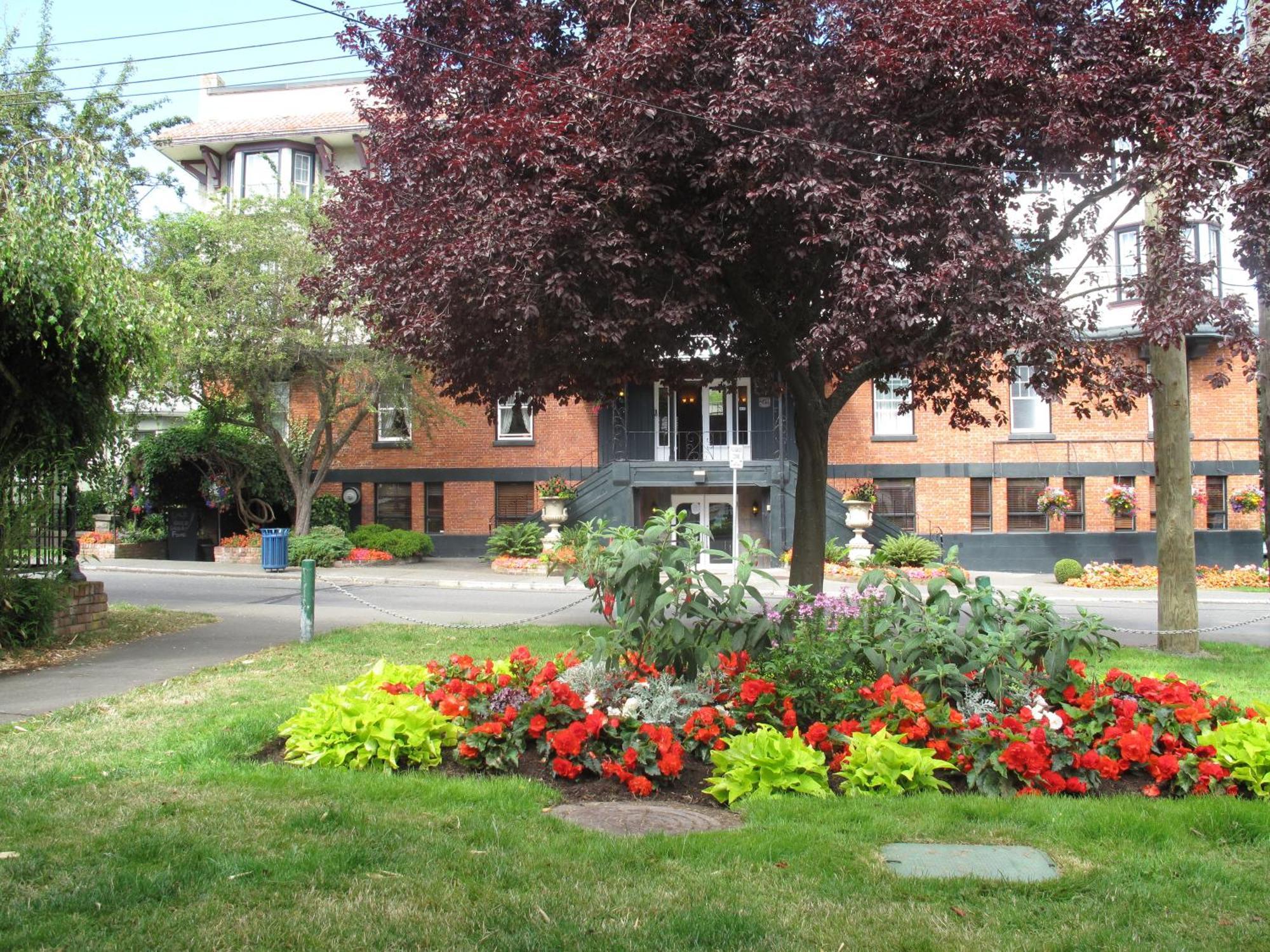 James Bay Inn Hotel, Suites & Cottage Victoria Dış mekan fotoğraf
