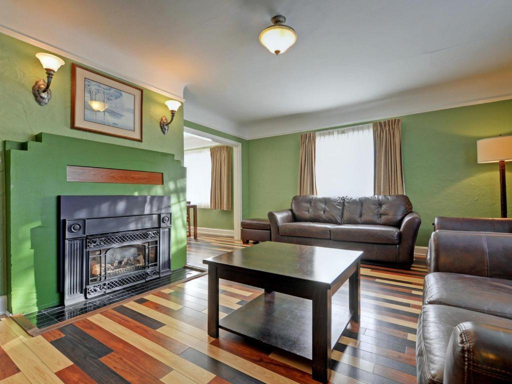 James Bay Inn Hotel, Suites & Cottage Victoria Dış mekan fotoğraf
